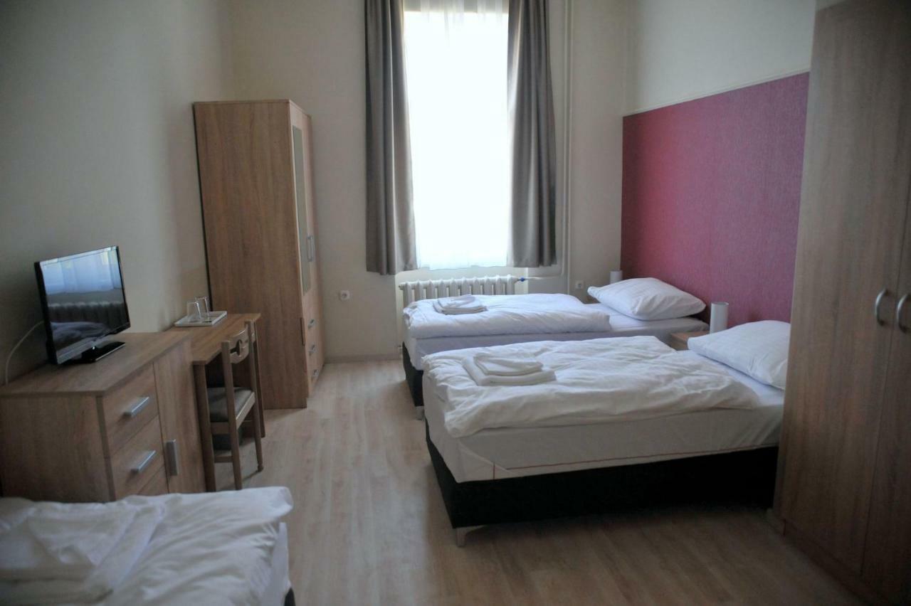 Hotel Piros Arany Panzio Kalocsa Exteriér fotografie